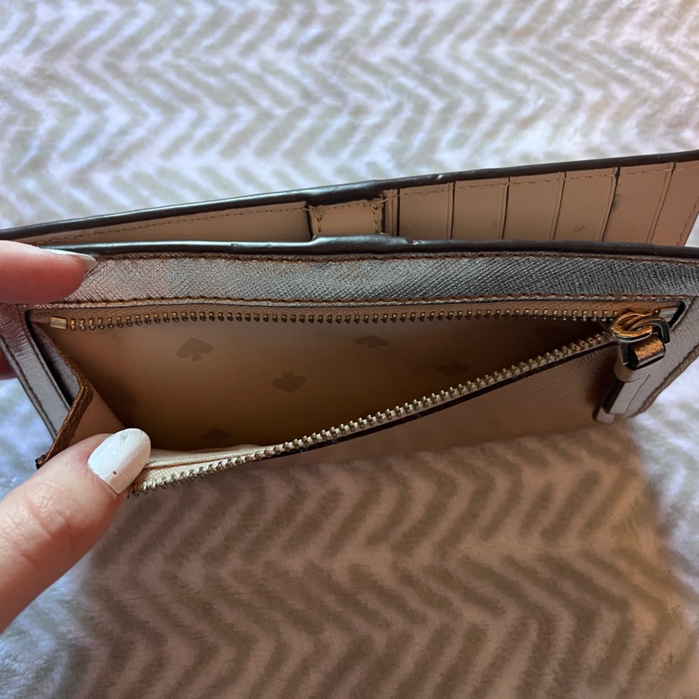 Kate Spade Wallet - Picture 4 of 5